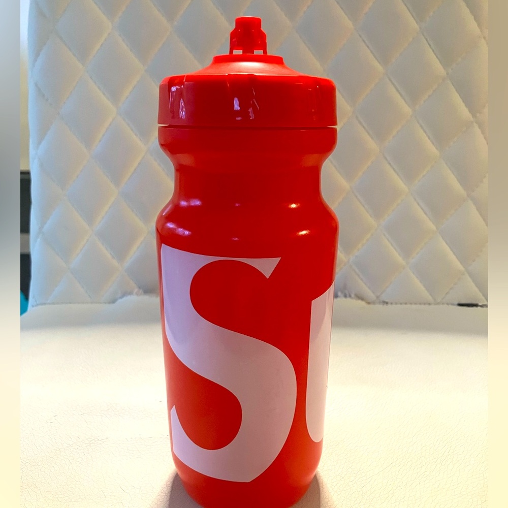 Supreme light weight water bottle